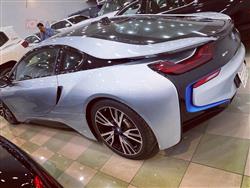 بي ام دبليو i8